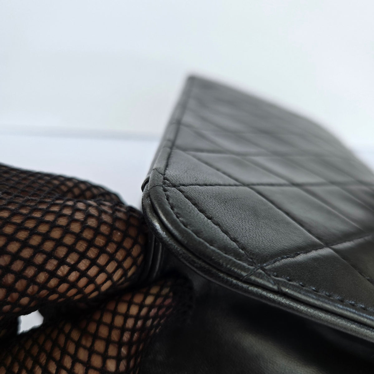 CHANEL VINTAGE MATELASSE LAMBSKIN CHAIN SHOULDER BAG