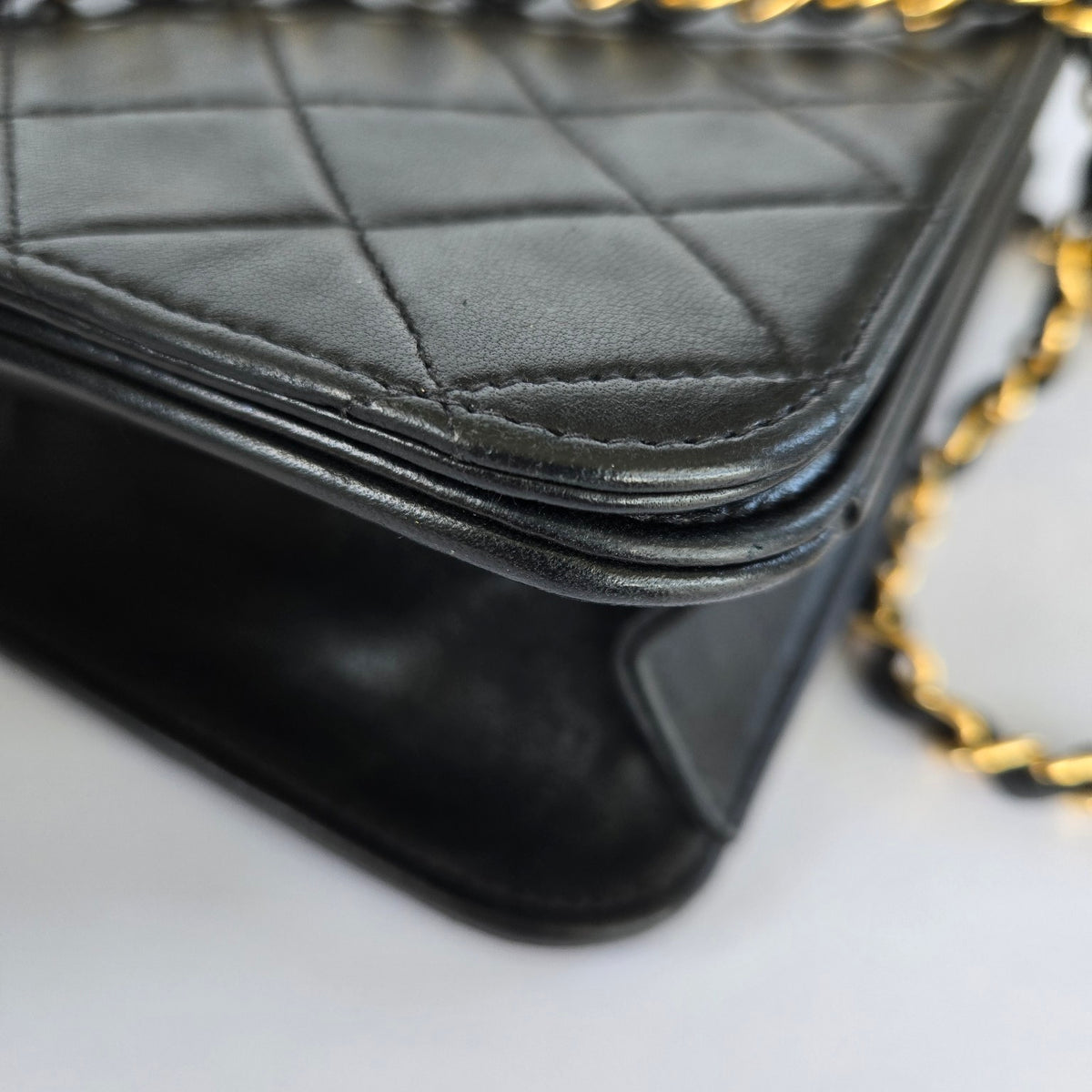 CHANEL VINTAGE MATELASSE LAMBSKIN CHAIN SHOULDER BAG