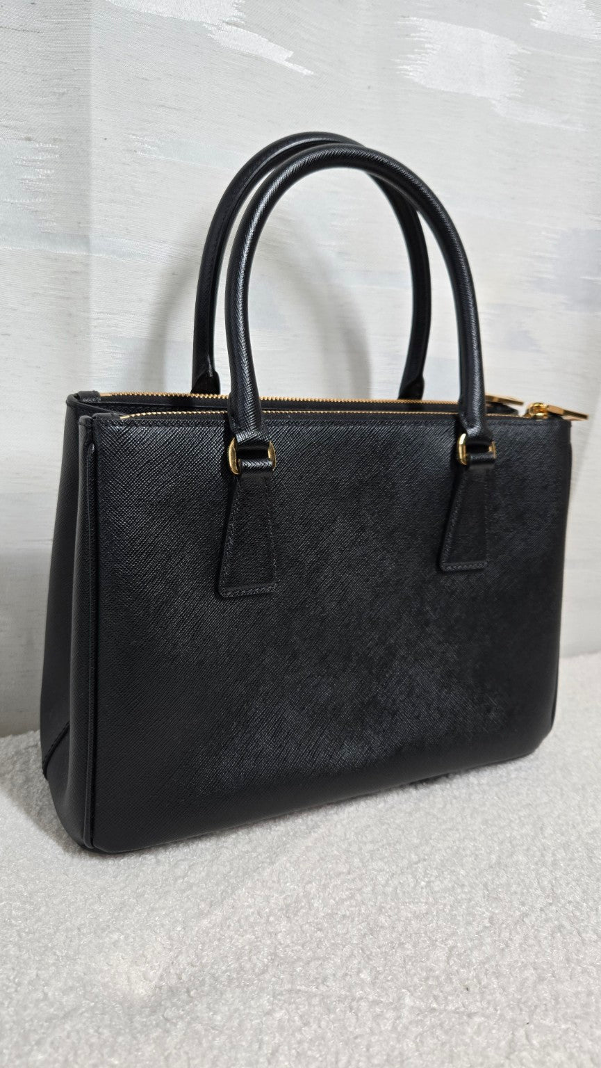 PRADA GALLERIA SAFFIAN LUXE TOTE BAG.