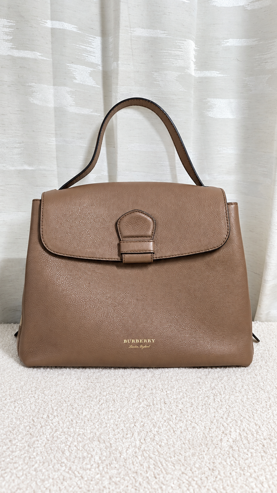 BURBERRY CAMBERLEY TAUPE LEATHER TOP HANDLE BAG