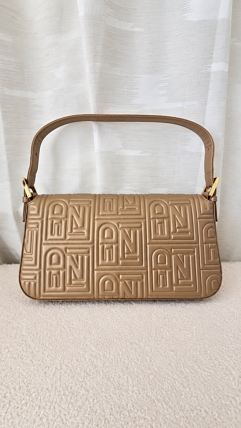 FENDI BAGUETTE NAPPA LOGO EMBOSSED LEATHER SHOULDER BAG