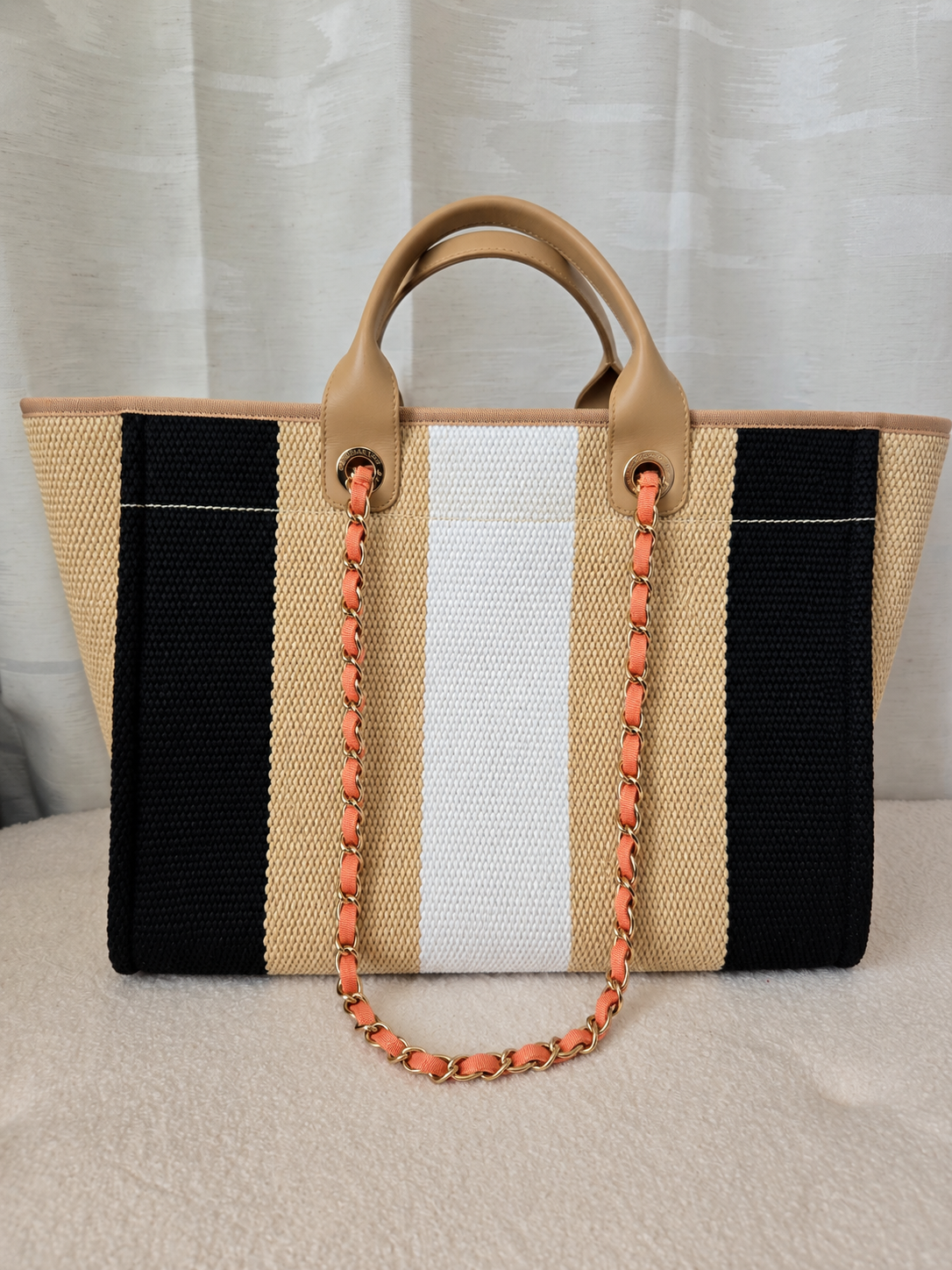 RARE CHANEL DAUVILLE LARGE TOTE BAG CRUISE 2020 LIMITED EDITION