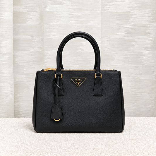 PRADA GALLERIA SAFFIANO LUXE TOTE BAG.