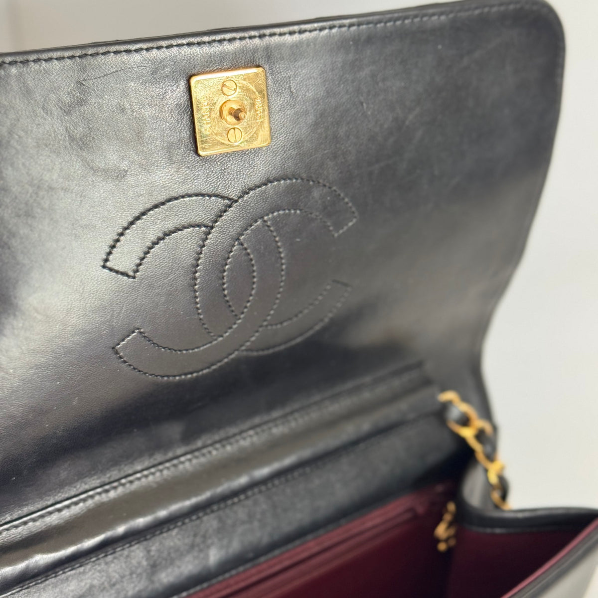 CHANEL VINTAGE MATELASSE LAMBSKIN CHAIN SHOULDER BAG